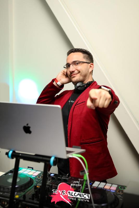 Dj D